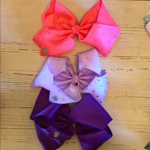 JoJo Bows